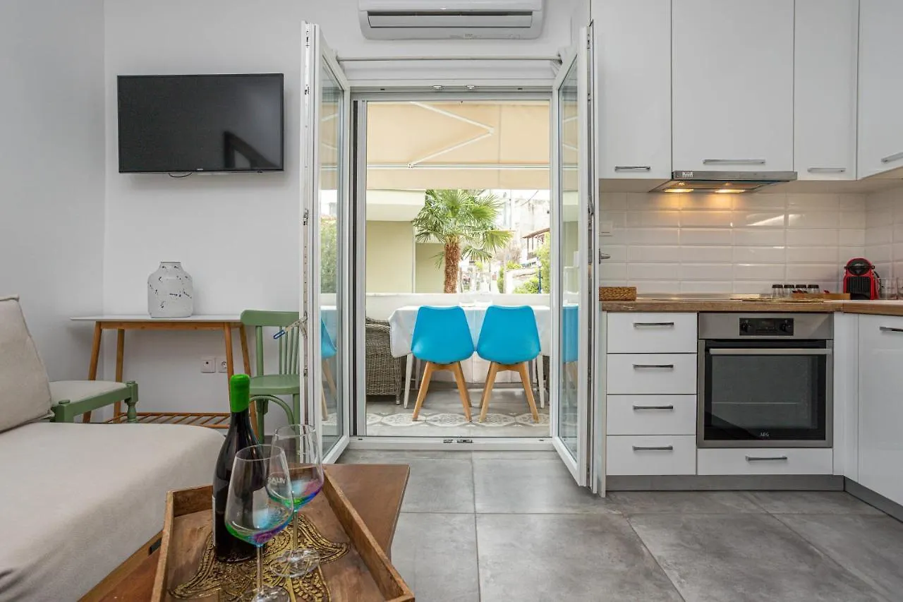 Apoikia Apartment 페프코초리
